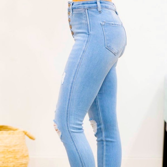 NWT KanCan Jeans High Rise-Super Skinny-Button Fly-Distressed-Light Wash Size 13 - Picture 1 of 7